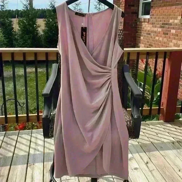 ihot Women’s V-neck sleeveless faux wrap ruched sheath cocktail dress - Picture 3 of 9